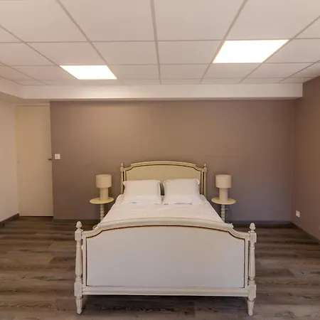 Entre 2 Jardin Apartment *
